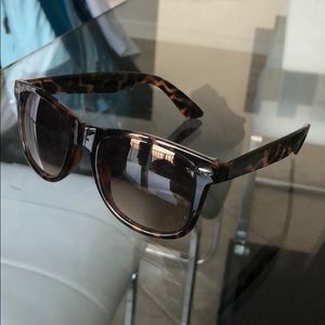 I have to many sunglasses